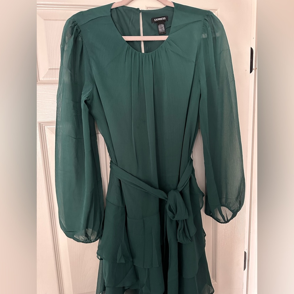 EUC very comfortable Express Ruffle Dress !